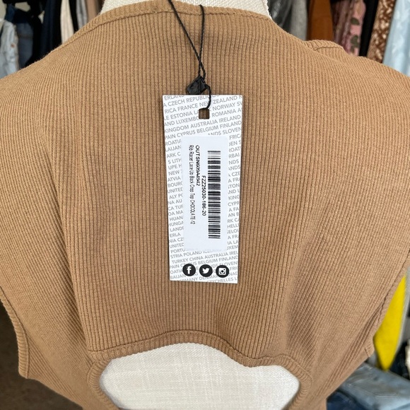 BOO HOO RIB RACER LACE UP BACK CROP TOP - Picture 7 of 10